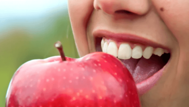 How to Keep Your Teeth Healthy When You're On a Diet